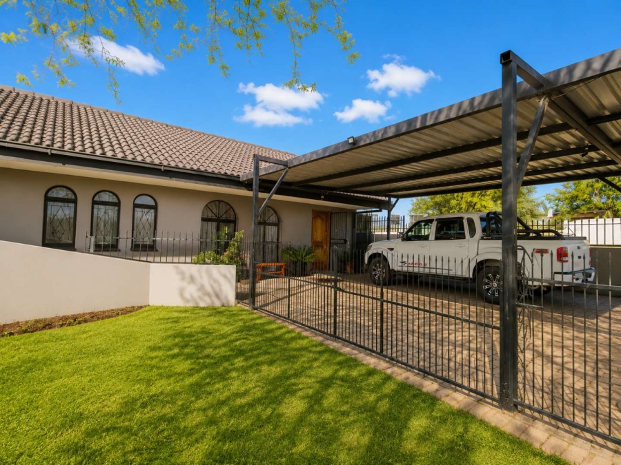 4 Bedroom Property for Sale in Uitsig Free State
